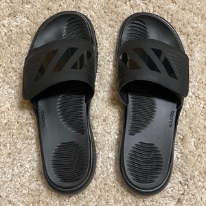 BRAND NEW 🔌 Adidas /// Slides